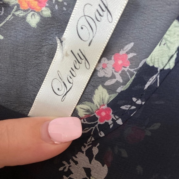 SEMI SHEER BLOUSE by Lovely Day - Picture 4 of 6